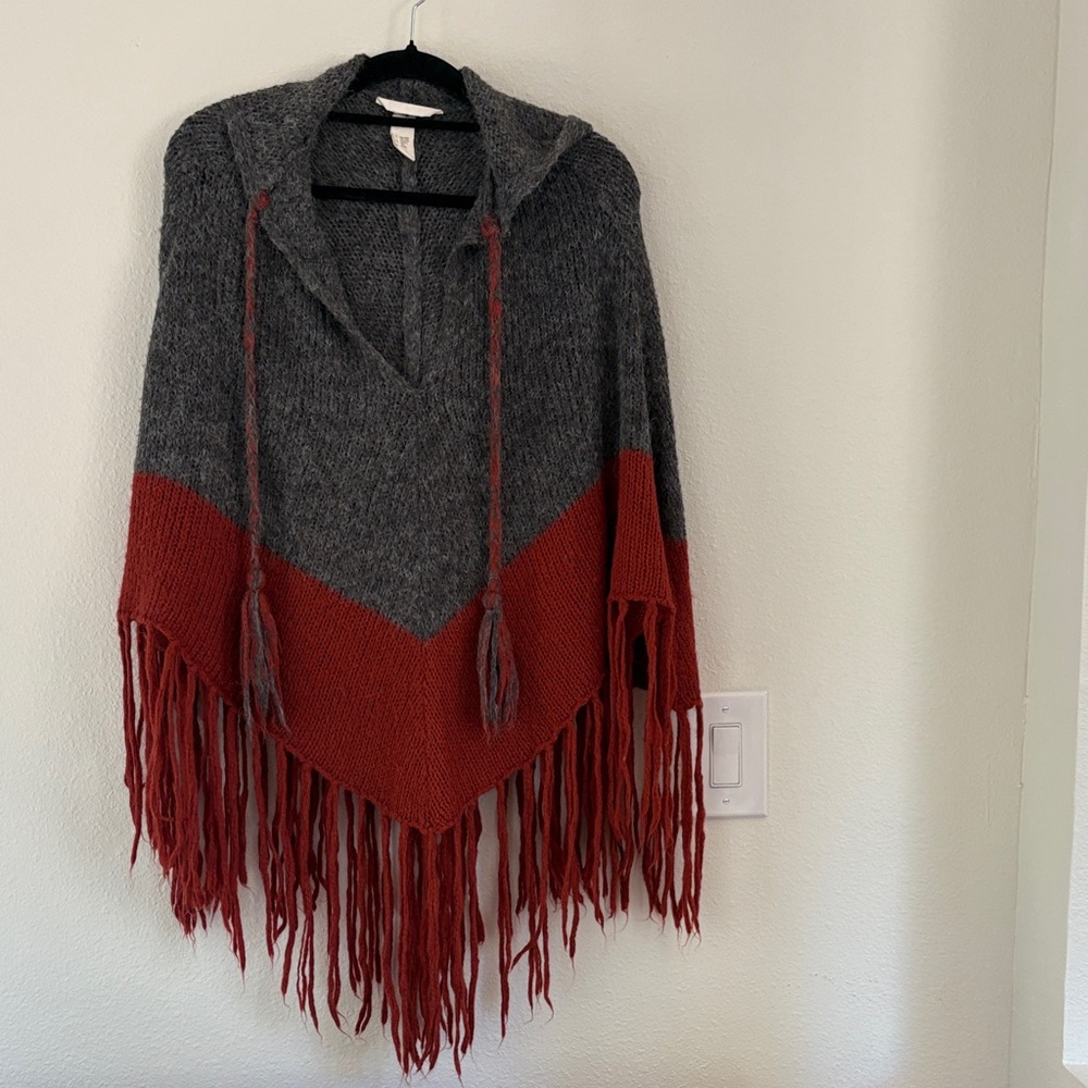 H&M Gray and Red Fringed Poncho